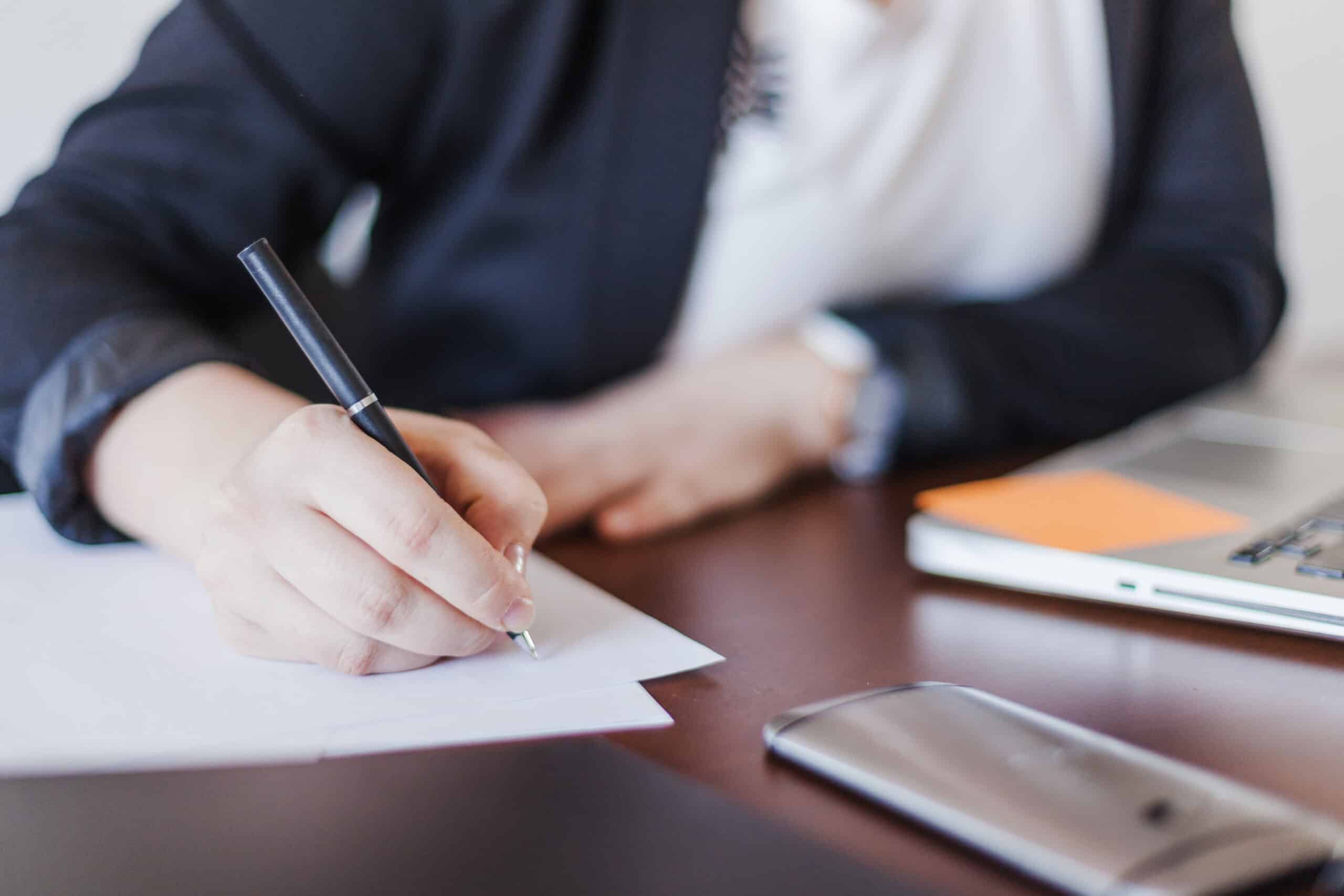 Skuteczne odwołanie do ZUS. Praktyczne porady na temat terminów i sposobów składania odwołań, zwiększające szanse na korzystne rozpatrzenie.